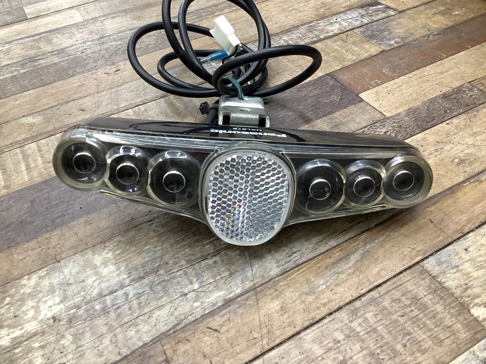 K195 Panasonic ViVi DX パナソニック ビビ・DX(BE-ELD63B)26インチ LEDライト