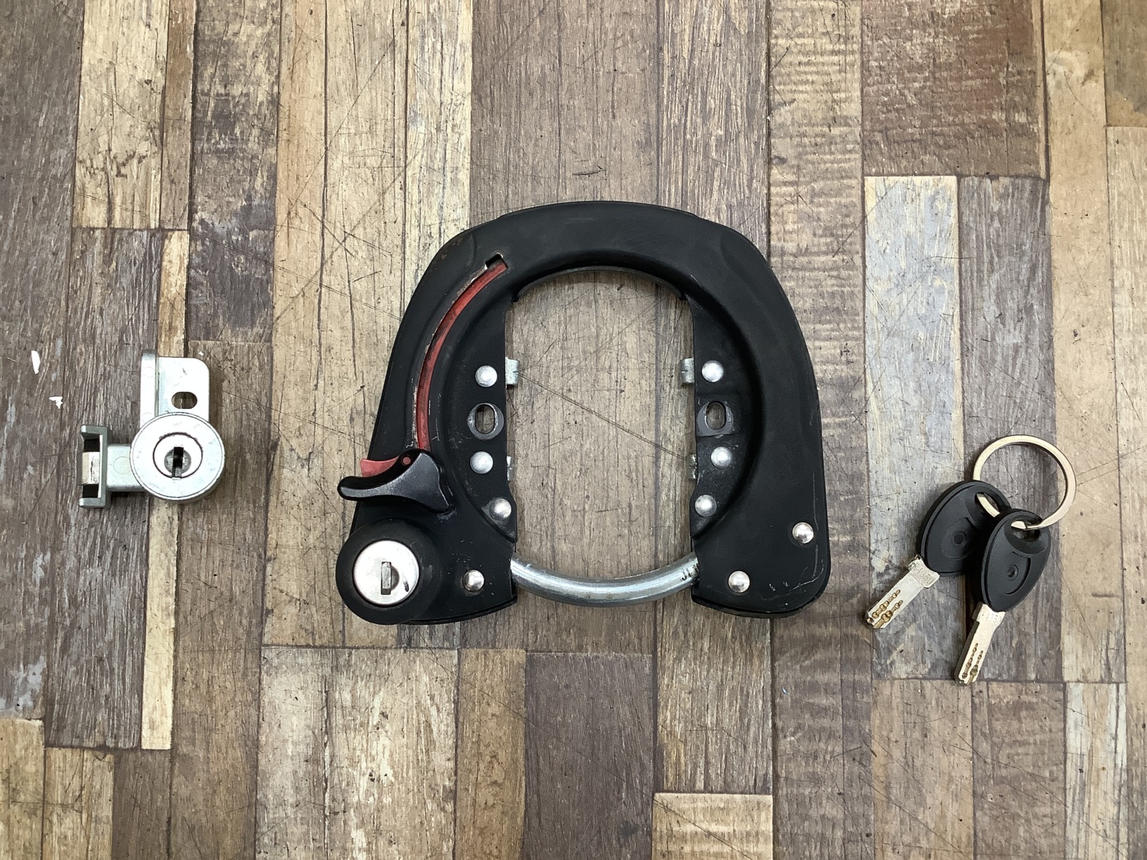 K226 Panasonic VELO-STAR パナソニック ベロスター(BE-ELVS772B)700×38C 電動スポーツバイク カギ キーセット