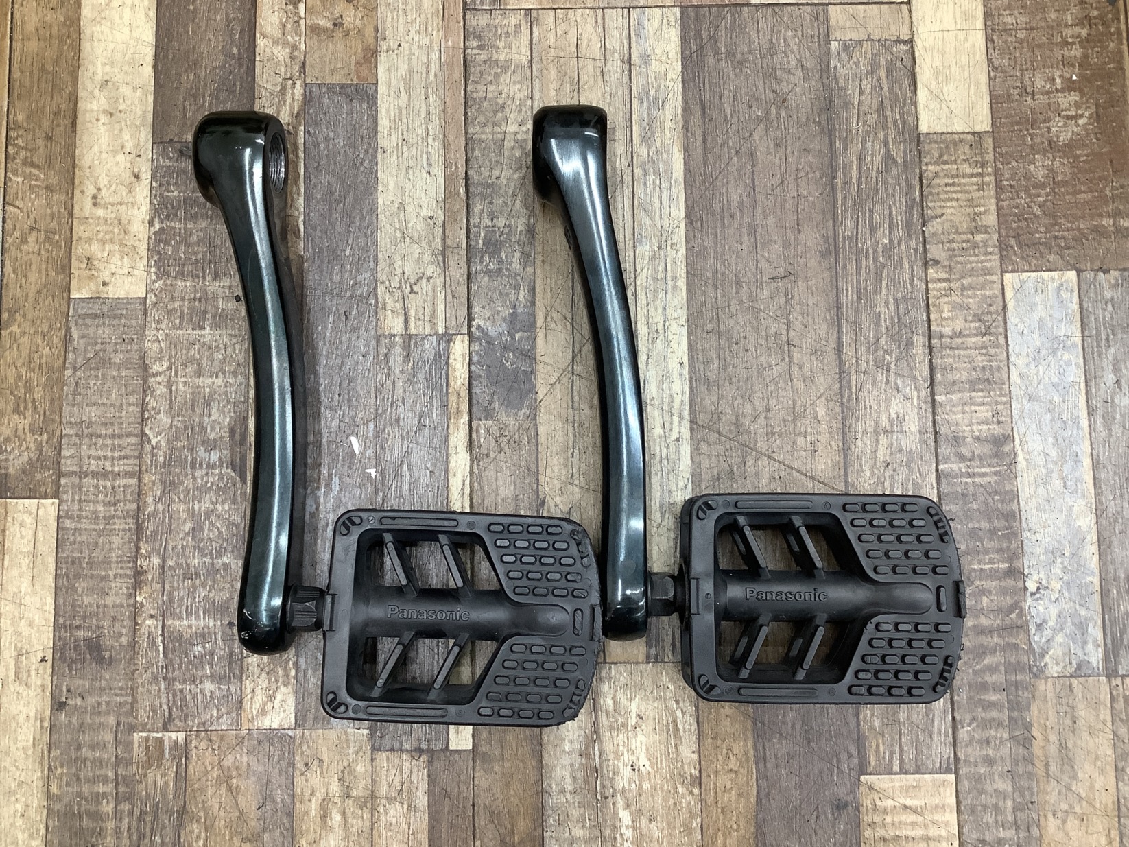 K226 Panasonic VELO-STAR パナソニック ベロスター(BE-ELVS772B)700×38C 電動スポーツバイク ペダル