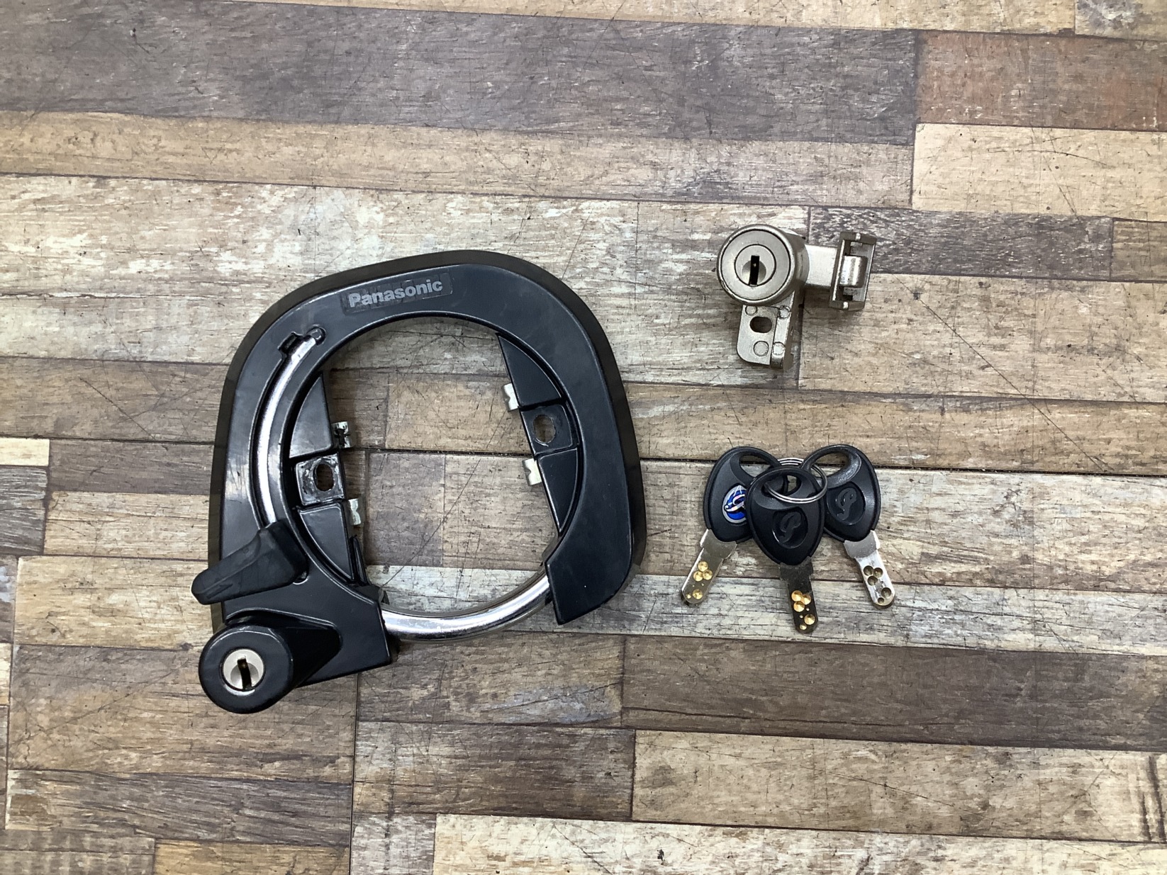 L4 Panasonic ViVi DX パナソニック ビビ・DX(BE-ELD633B2)26インチ 電動アシスト自転車 カギ キーセット