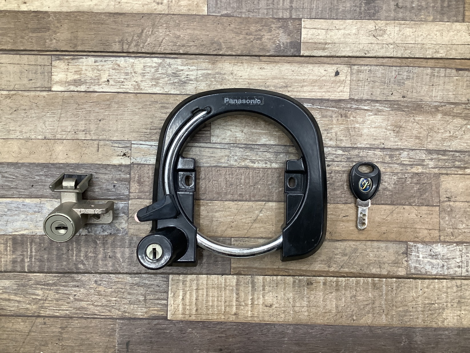 L54 Panasonic Gyutto Annys DX パナソニック ギュット・アニーズ・DX(BE-ELMA03AF)20インチ 電動アシスト自転車 カギ キーセット